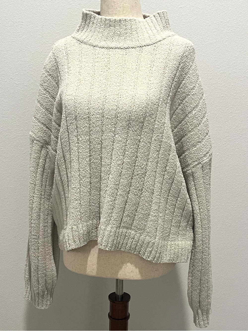 Loose Turtleneck Ivory Sweater